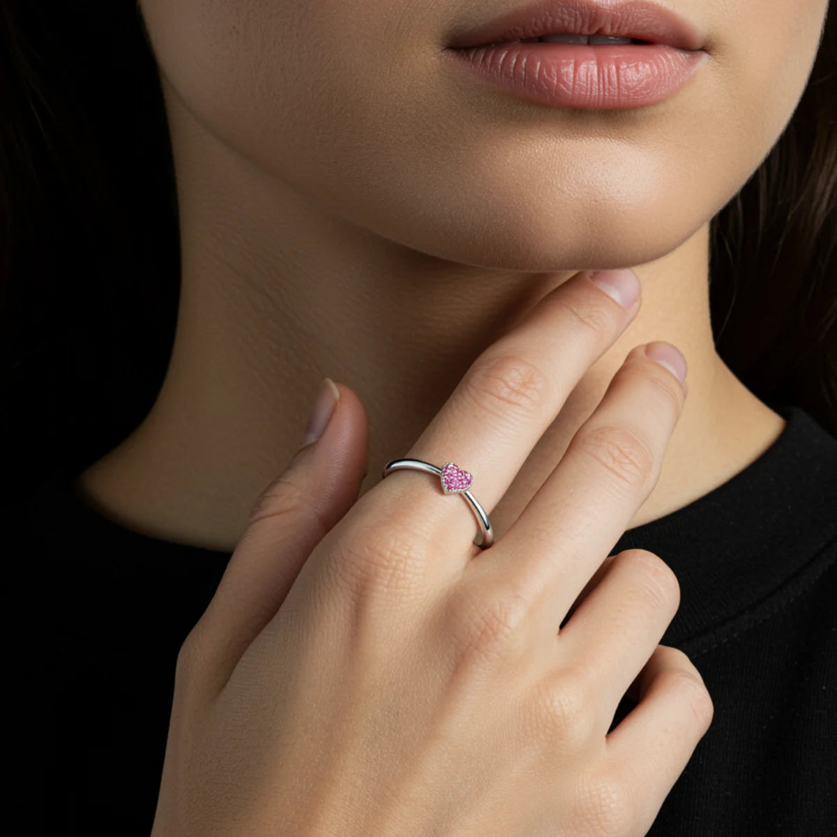 Anel Coração Cravejado Micro Zircônias Cor Rubi em Prata 925