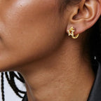 Brinco Argolinha Estrela Dupla Zircônias Banhado a Ouro 18K