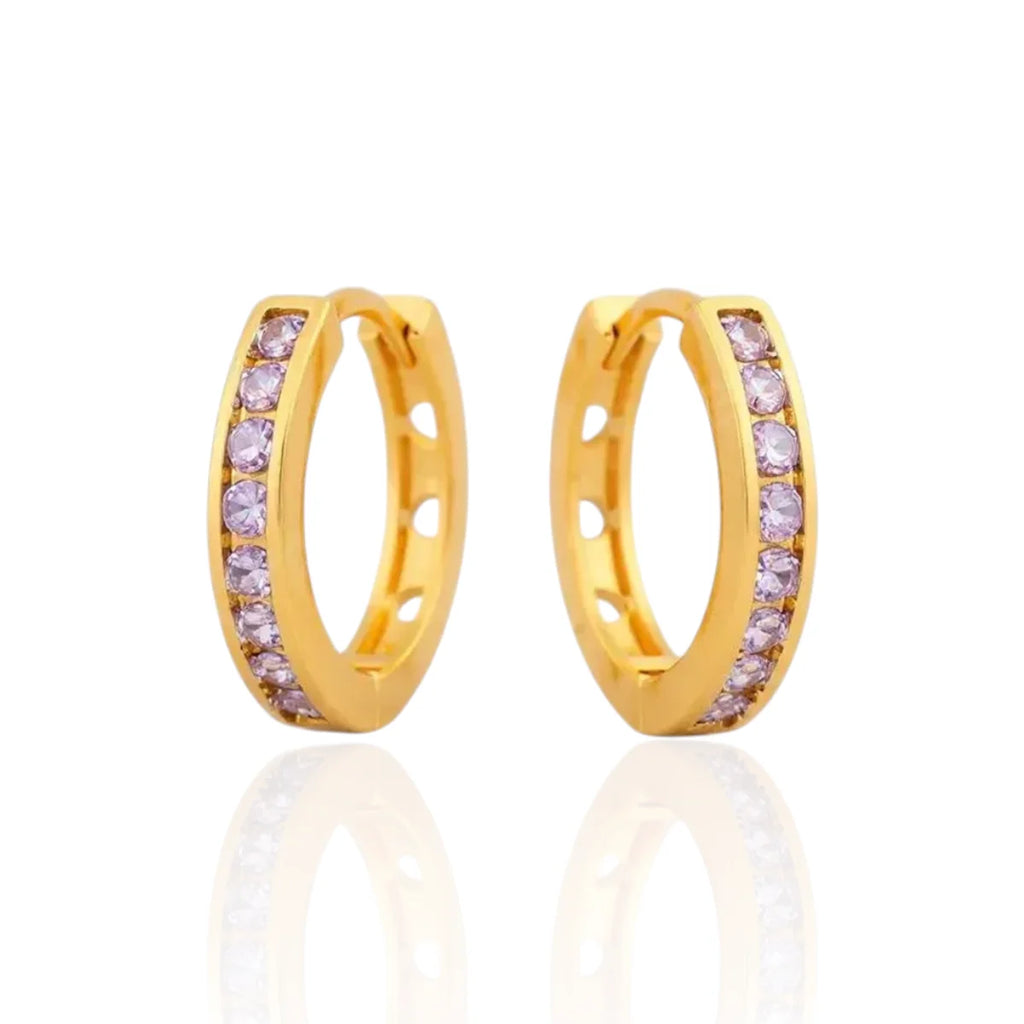 Brinco Argolinha Zircônias Lilás Cravejado Banhado a Ouro 18K