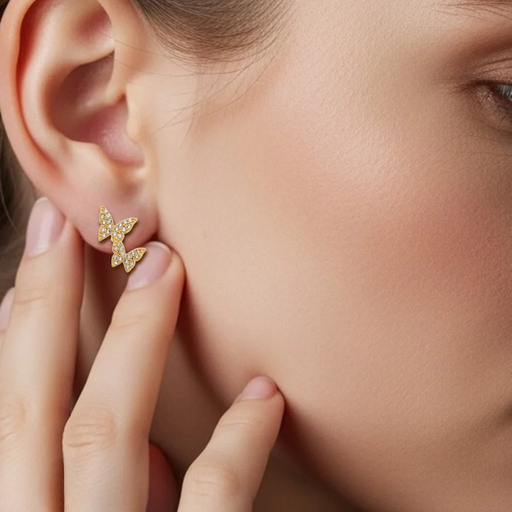 Brinco Borboletas com Zircônias Cravejadas Banhado a Ouro 18K