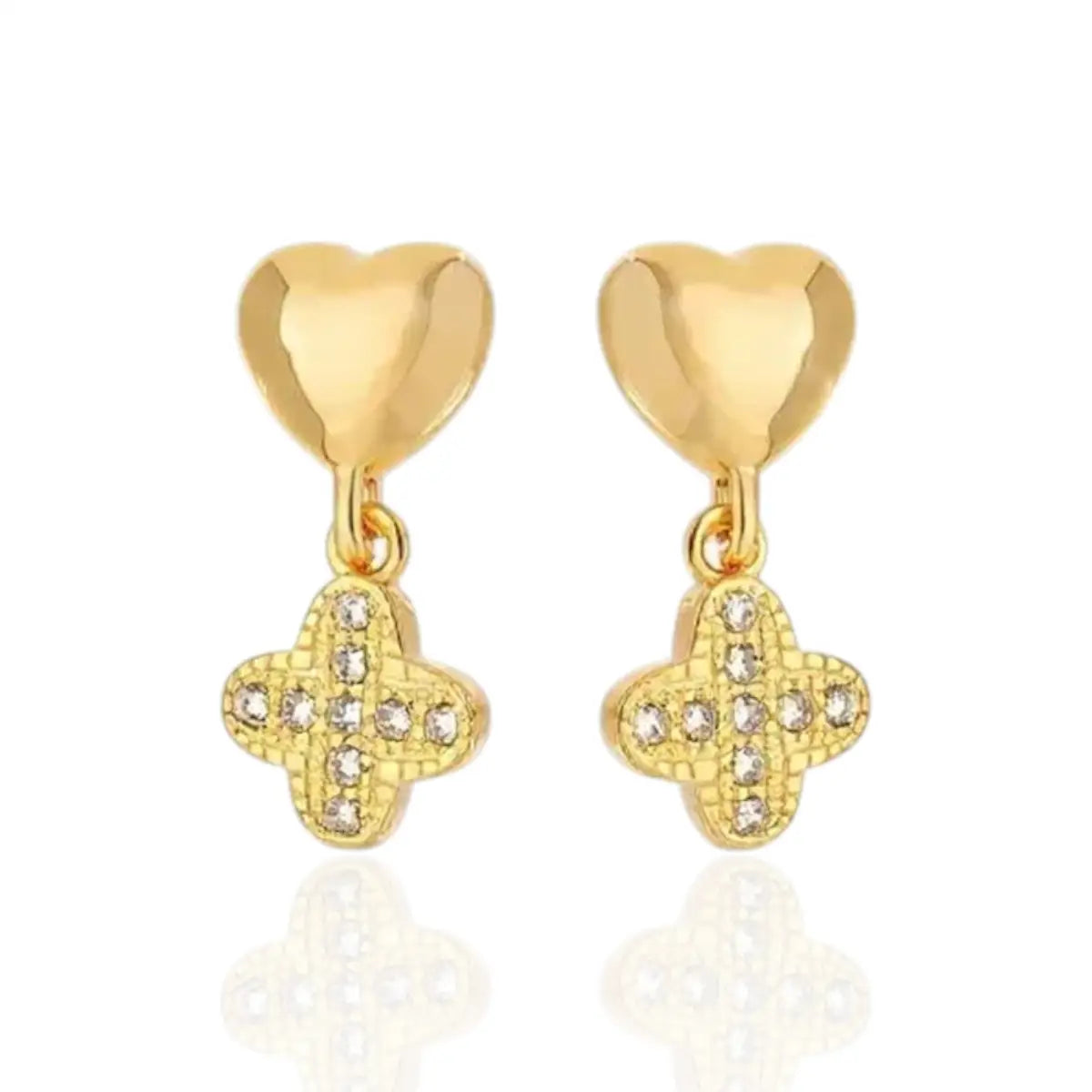 Brinco Coração com Trevo Cravejado Banhado a Ouro 18K