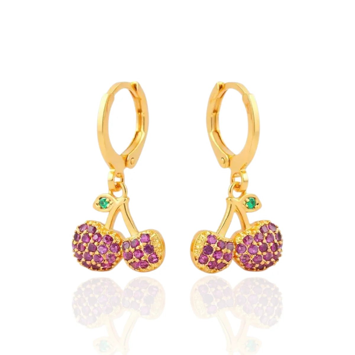 Brinco Cravejado Cereja com Fecho Banhado a Ouro 18K