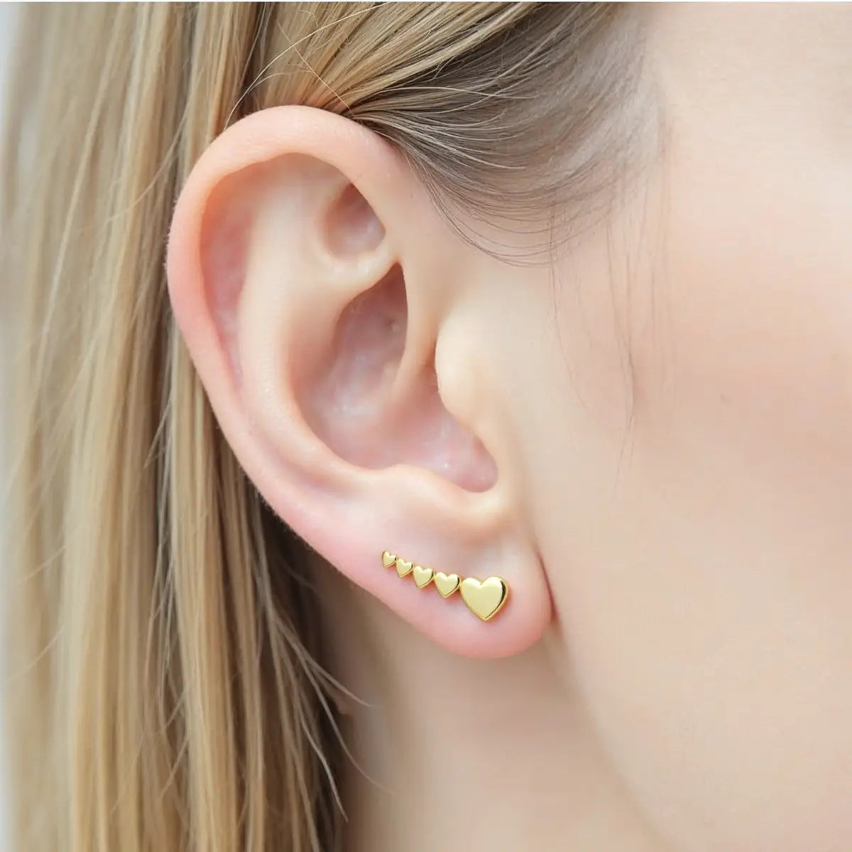 Brinco Ear Cuff Cinco Corações Médio Banhado a Ouro 18K