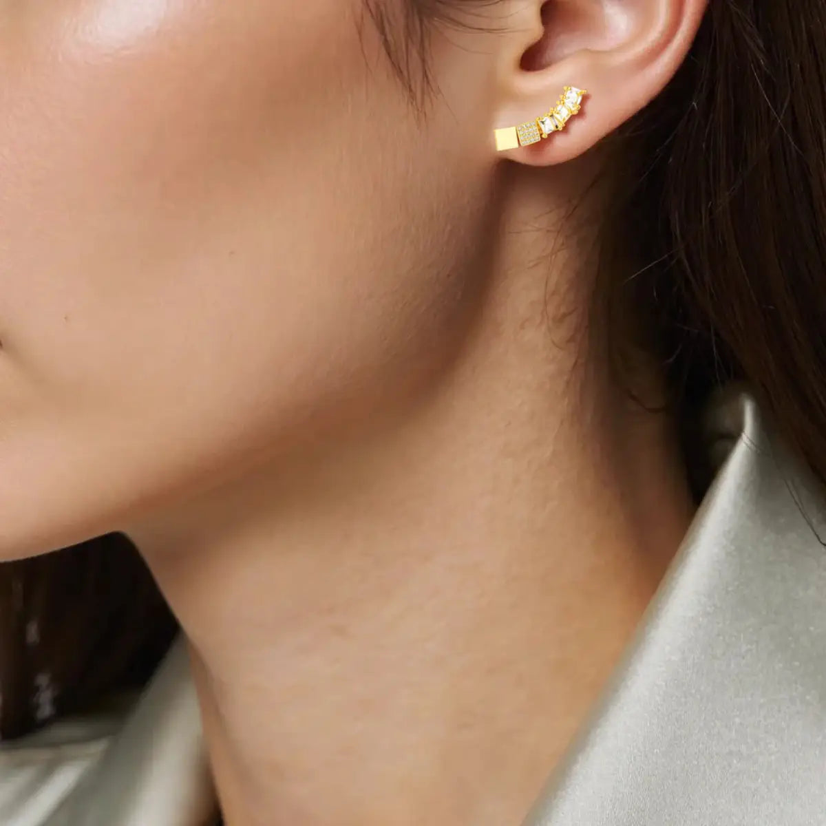 Brinco Ear Cuff Quadradinhos Zircônias Banhado a Ouro 18K