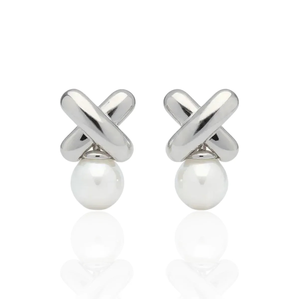 Brinco Formato X Trançado com Pérola Clássica em Prata 925