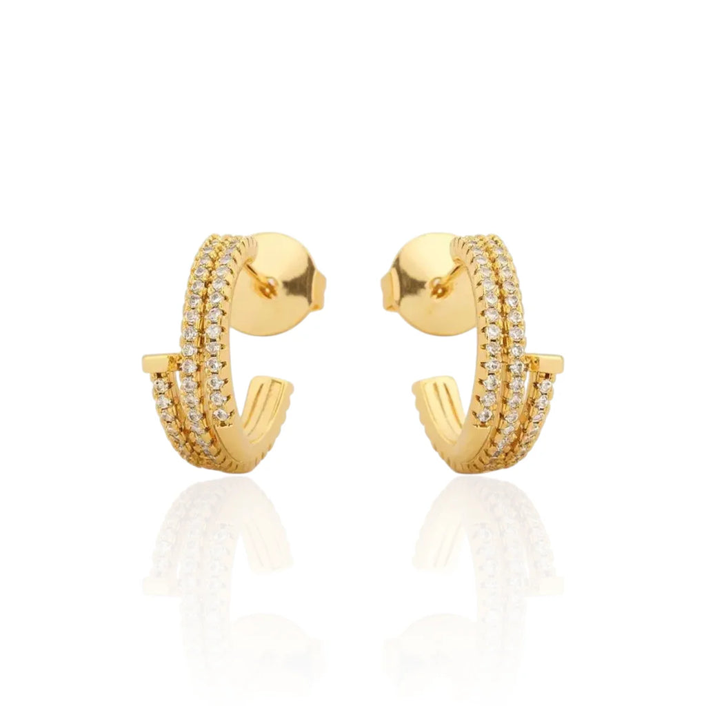 Brinco Prego Torcido Cravejado Zircônias Banhado a Ouro 18K