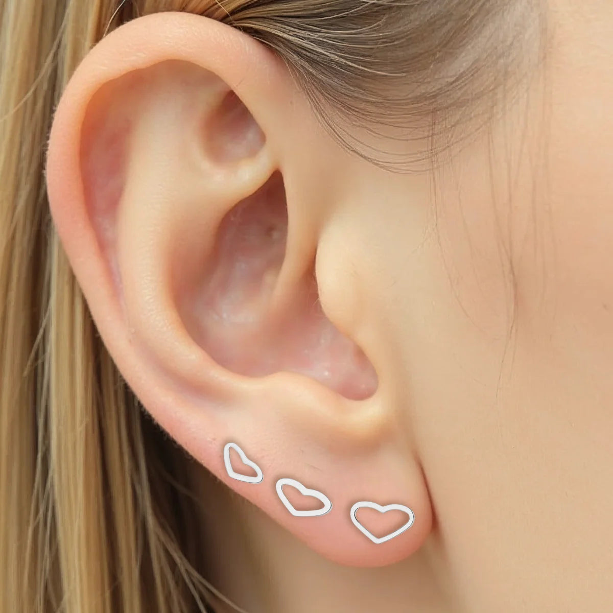 Brinco Trio Coração Liso Vazado Minimalista em Prata 925