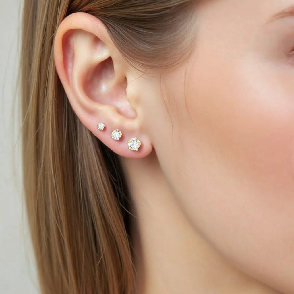 Brinco Trio Ponto de Luz Clássico Banhado a Ouro 18K