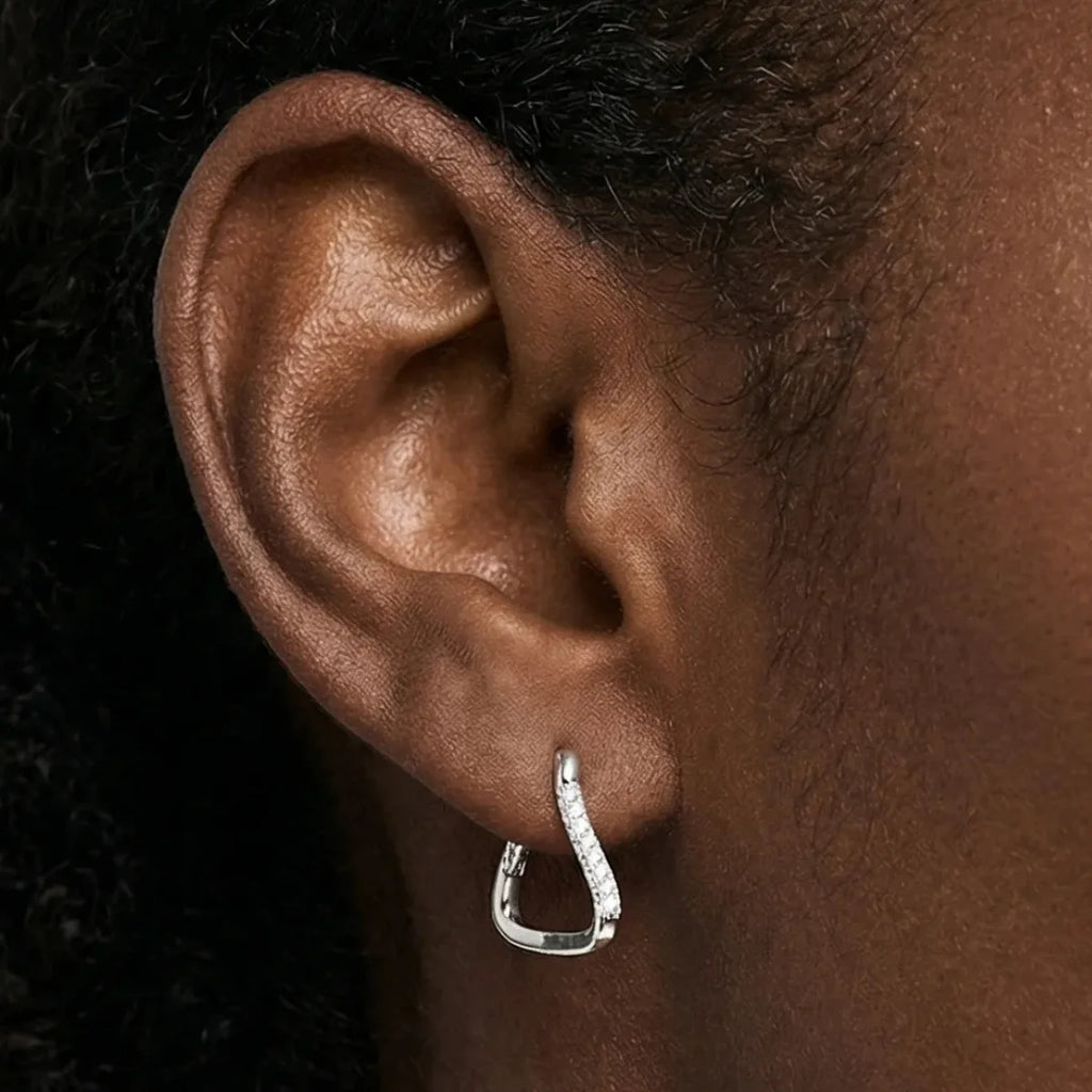 Brincos Argola Triângulo com Zircônias em Prata 925