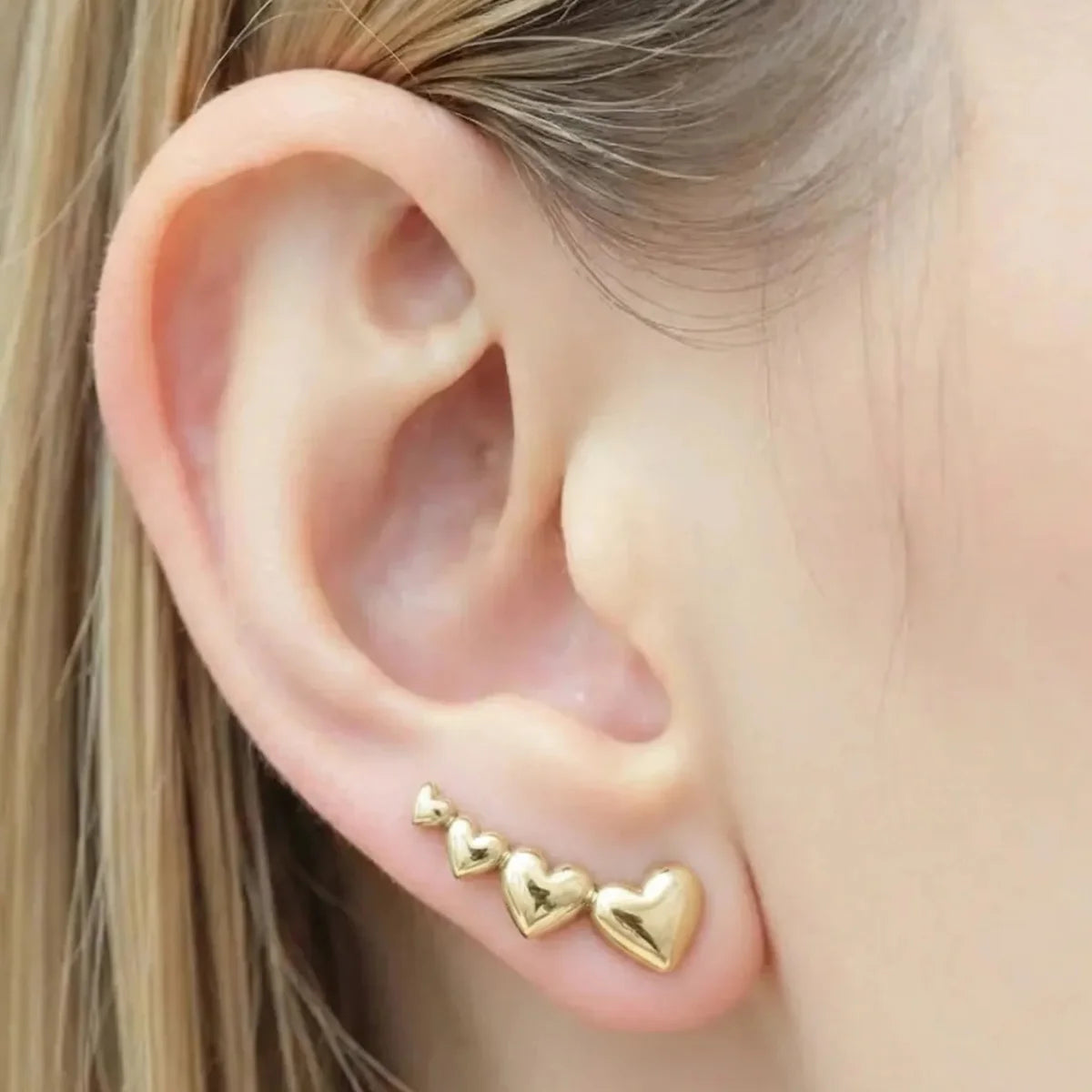 Brincos Ear Cuff Quatro Corações Banhado a Ouro 18K