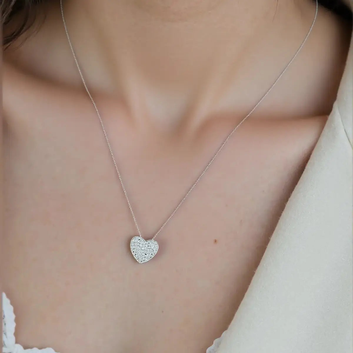 Colar Coração com Zircônias Cravejado em Prata 925