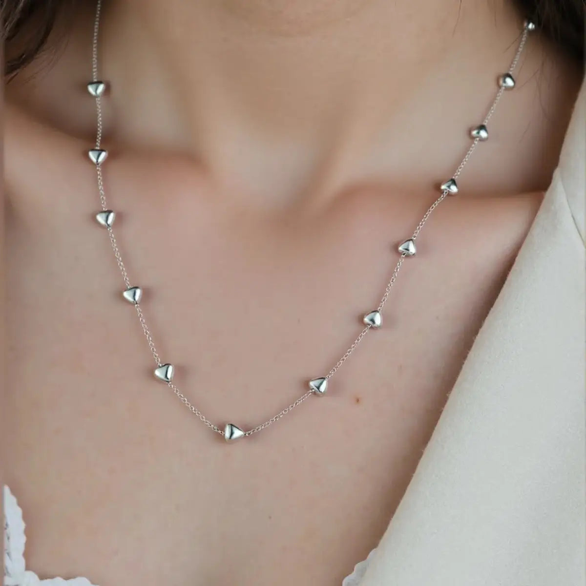 Colar Liso Mini Corações Infinitos Minimalista em Prata 925