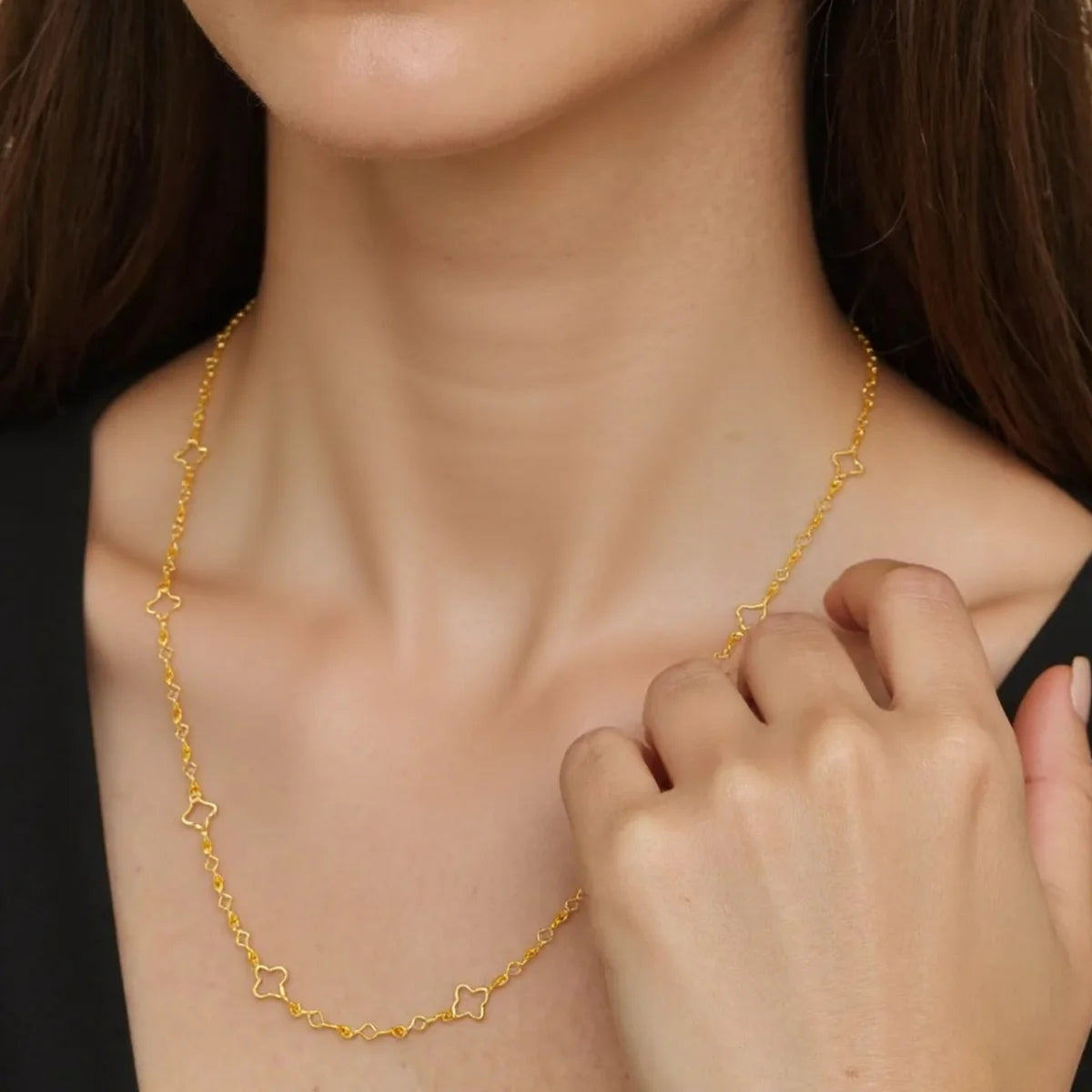 Colar Mini Trevos Quatro Folhas Pérola Banhado a Ouro 18K