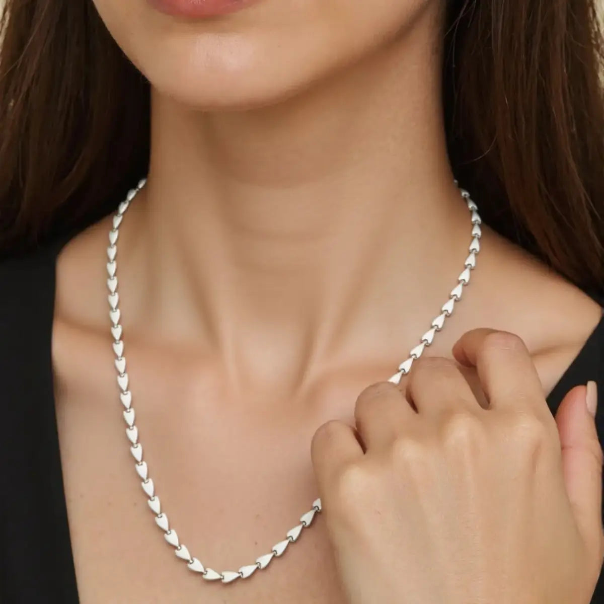 Colar Setas Alongadas Malha Côncava Compactos em Prata 925