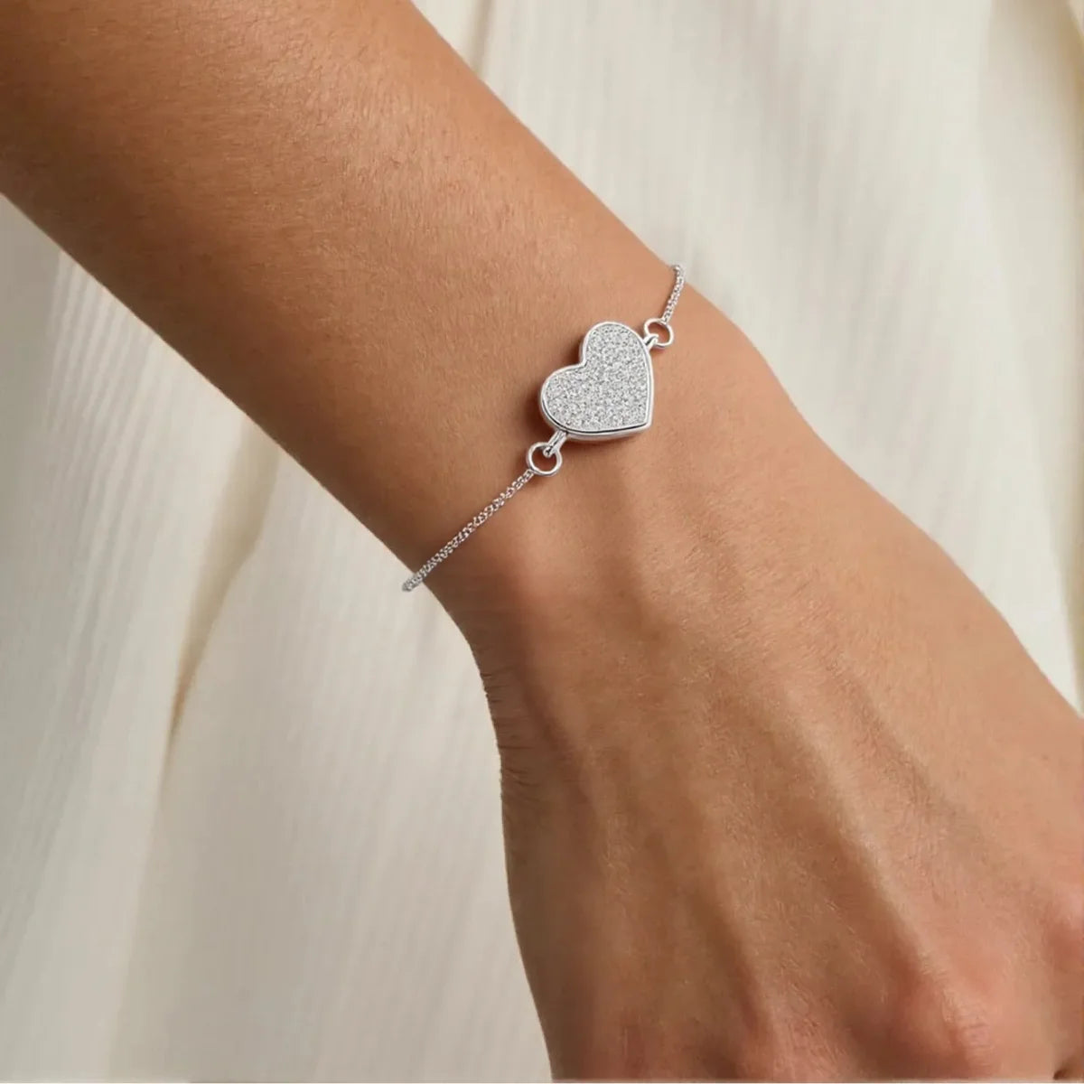 Pulseira Coração com Zircônias Cravejado em Prata 925