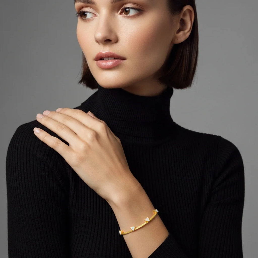 Pulseira Fita Cinco Zircônias Cravejadas Banhado a Ouro 18K