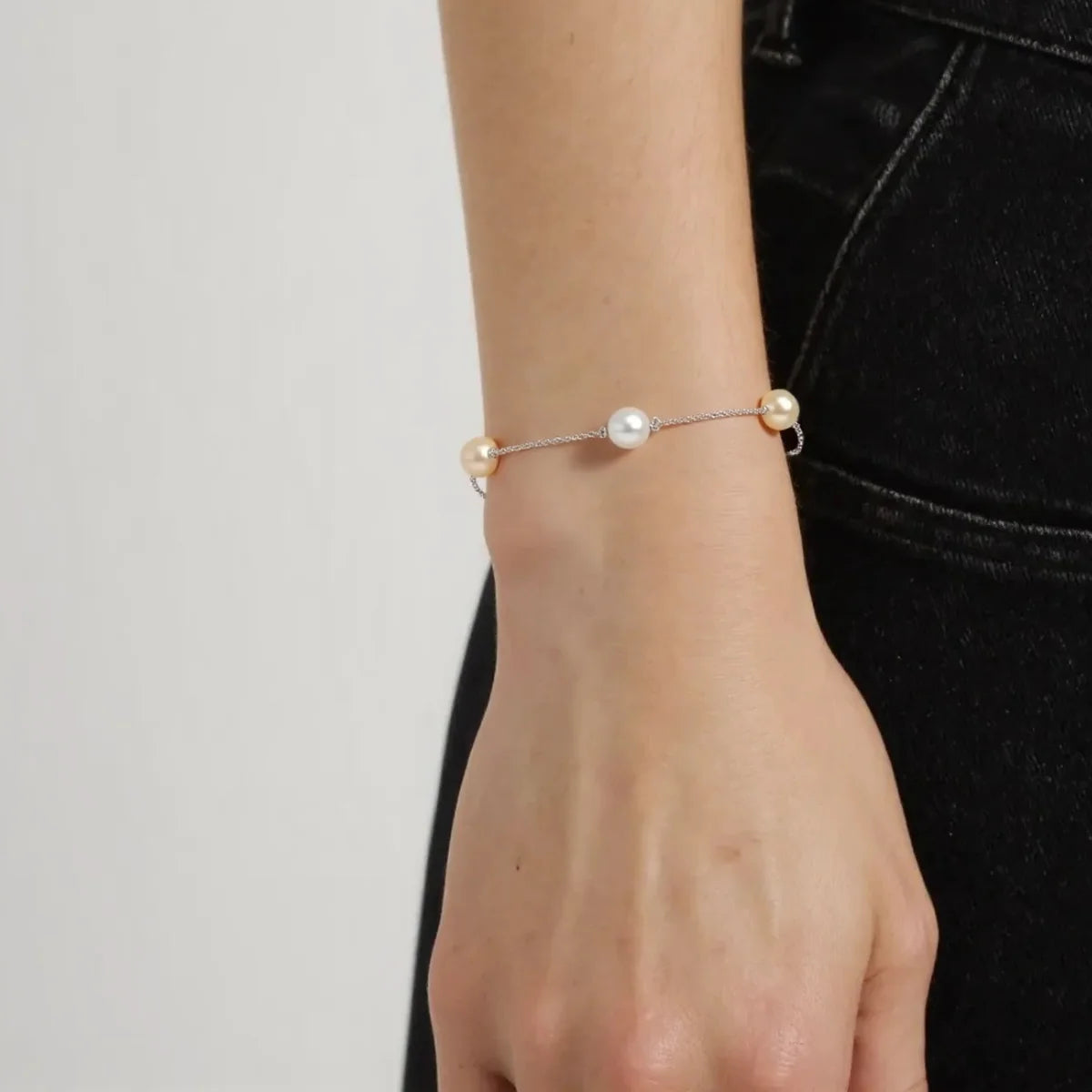 Pulseira Quatro Esferas Pérola Alternadas em Prata 925