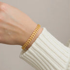 Pulseira Setas Detalhadas Delicadas Banhada a Ouro 18K